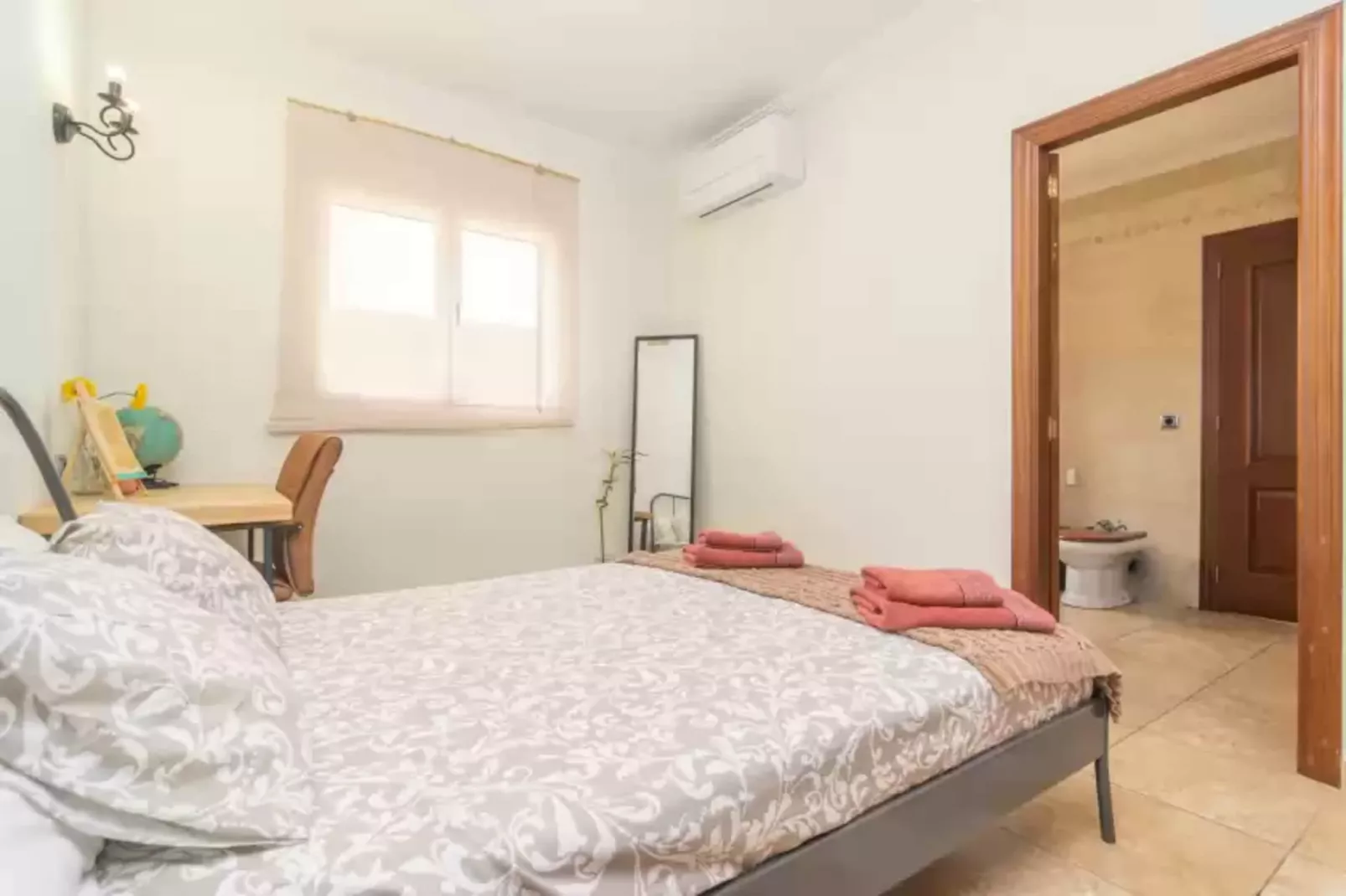 Joan Deia Escultor-Bedroom