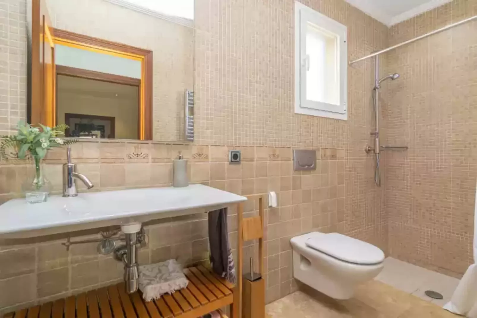 Joan Deia Escultor-Bathroom