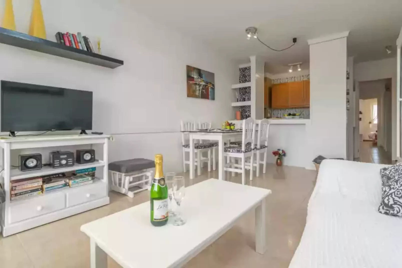 Sol-Living room