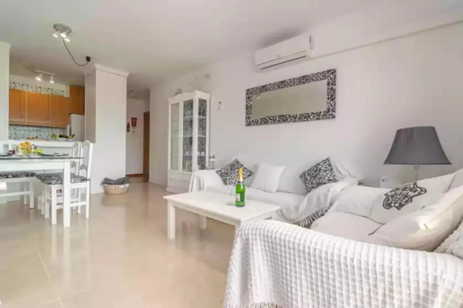 Sol-Living room