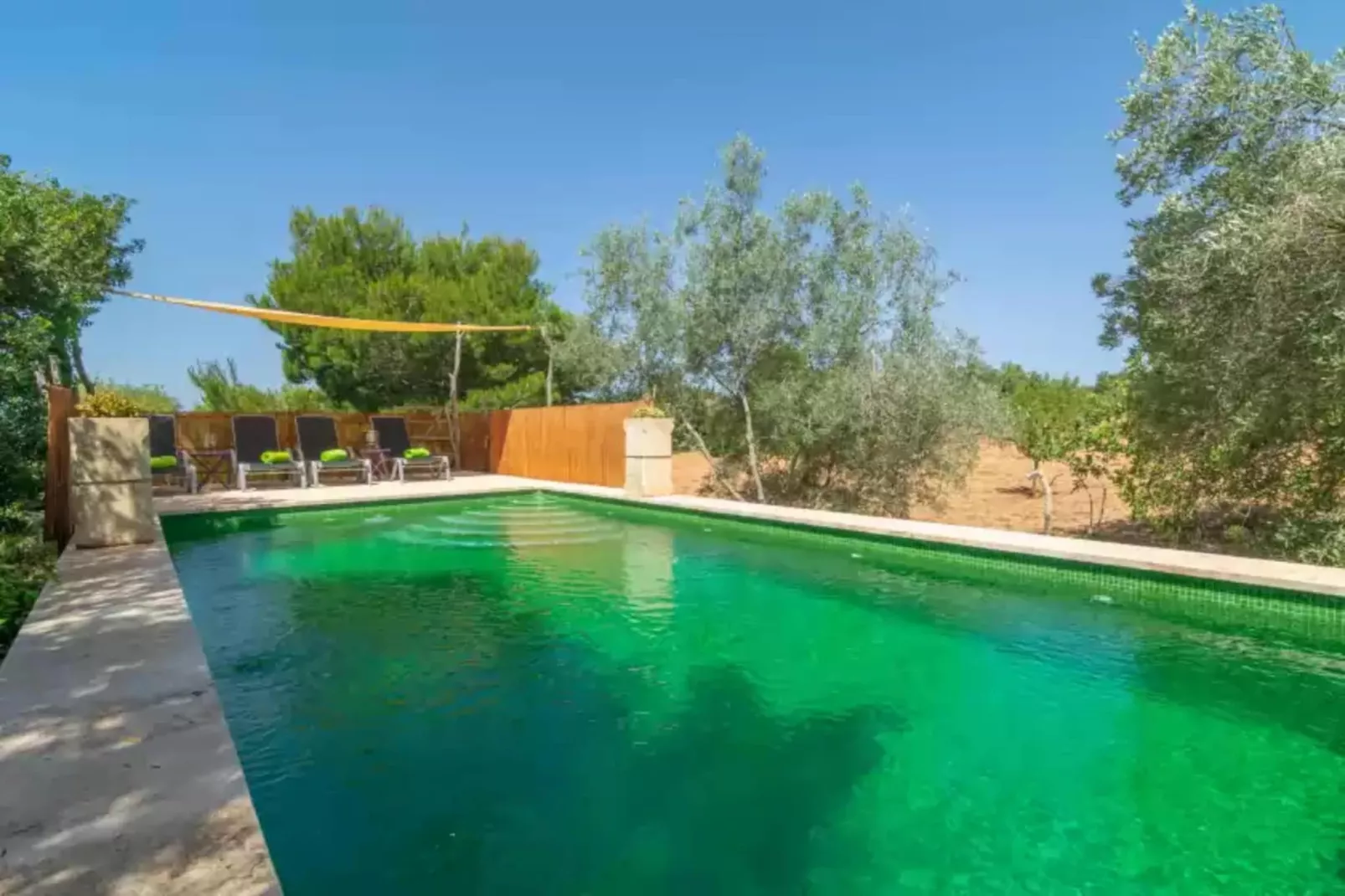 Cas Conill-Pool