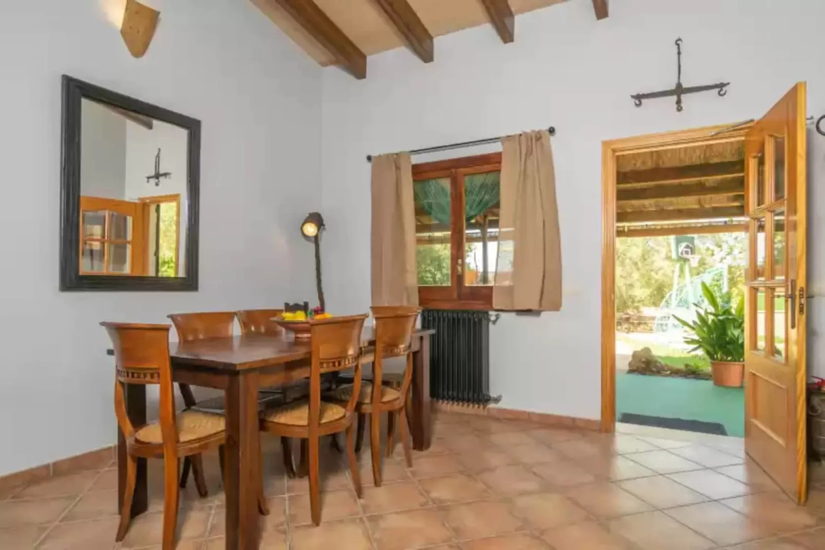 Cas Conill-Dining room