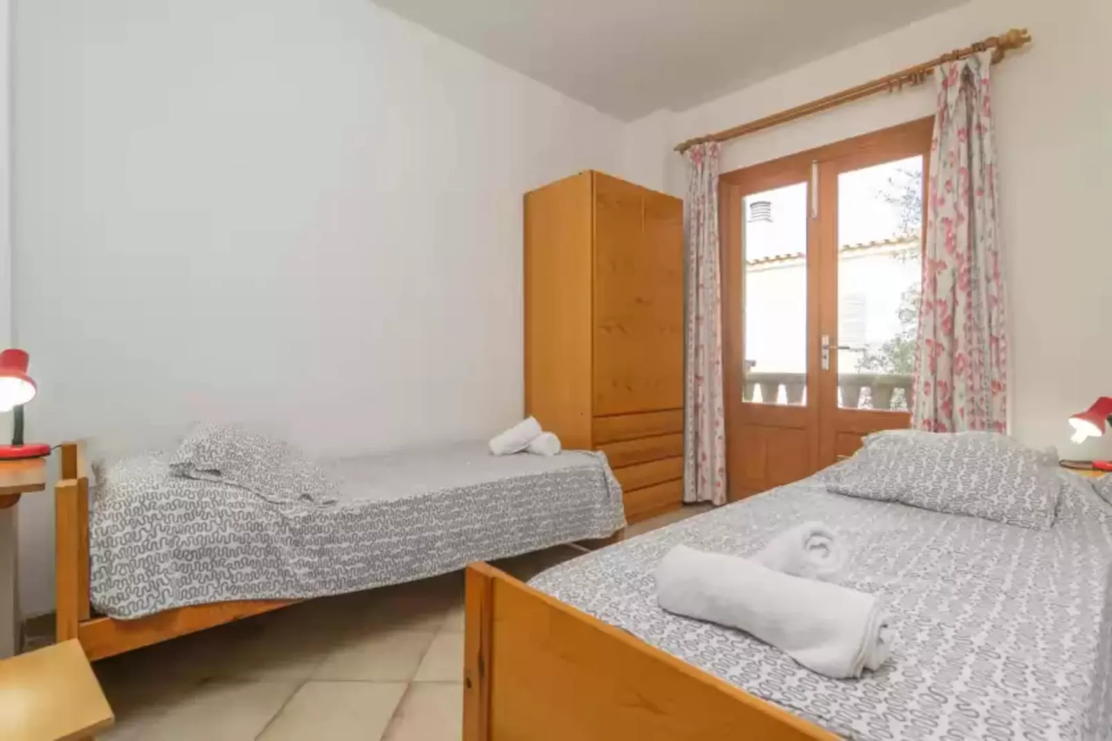 Habitatge Escorball-Schlafzimmer