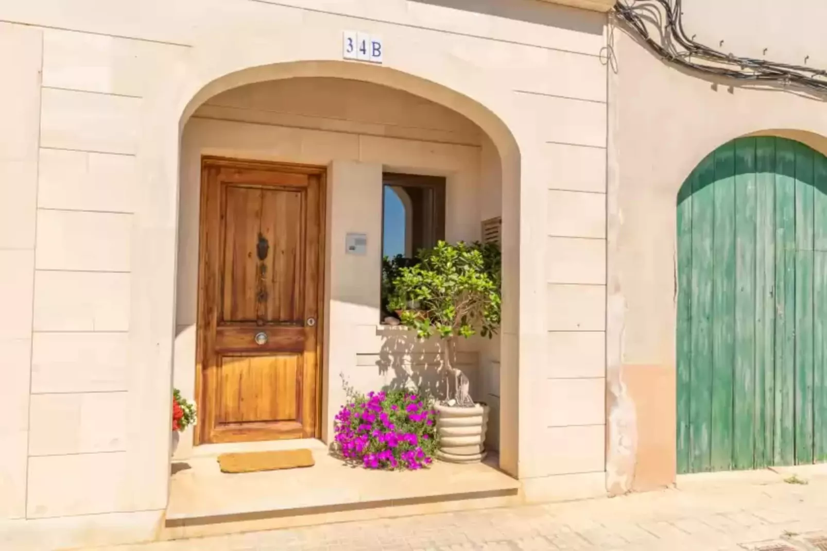 Els Àngels-Exterior summer