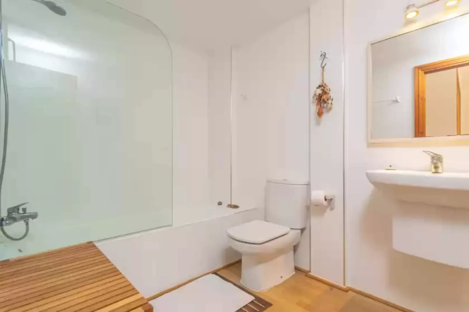 Els Àngels-Bathroom