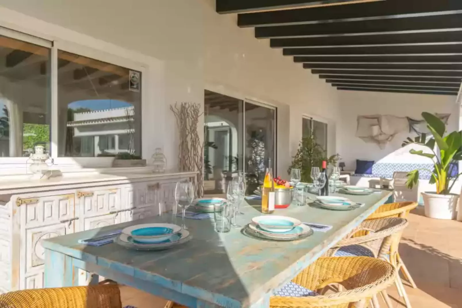 Villa Binimigi-Dining room