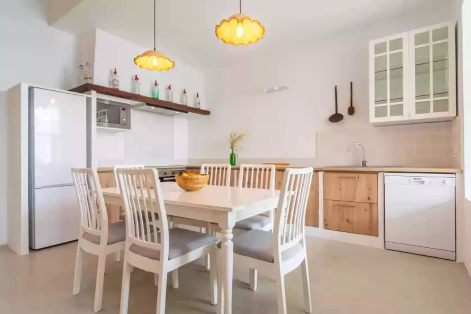Can Serral-Dining room