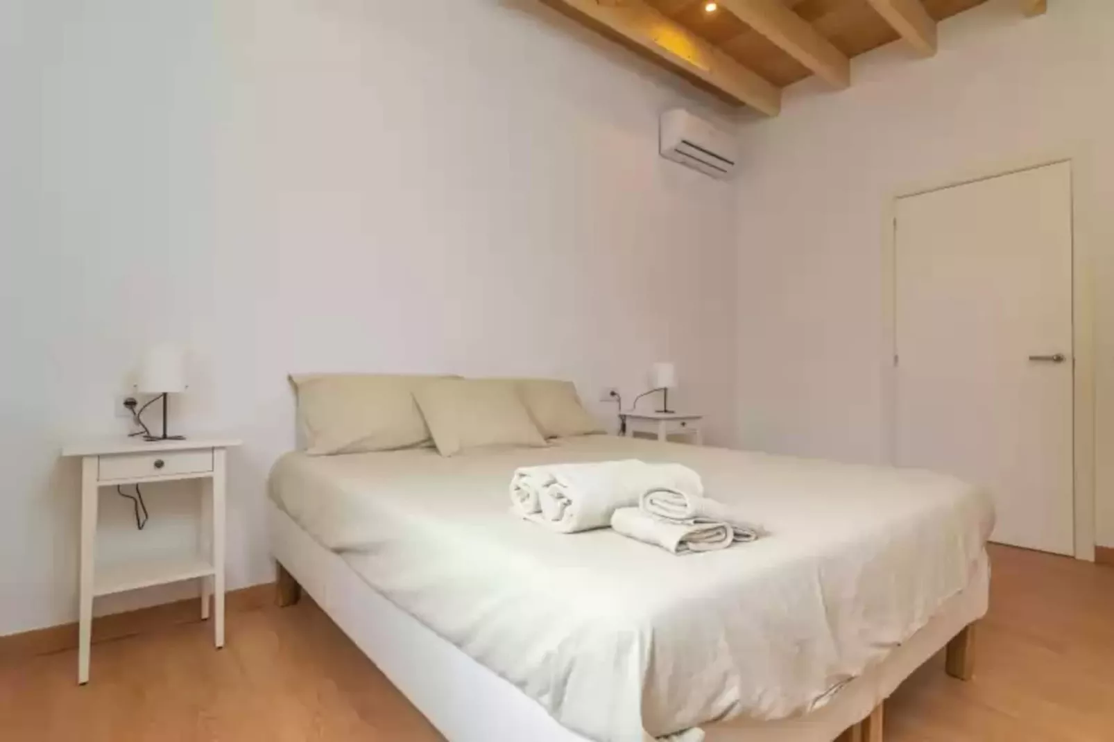 Can Serral-Bedroom