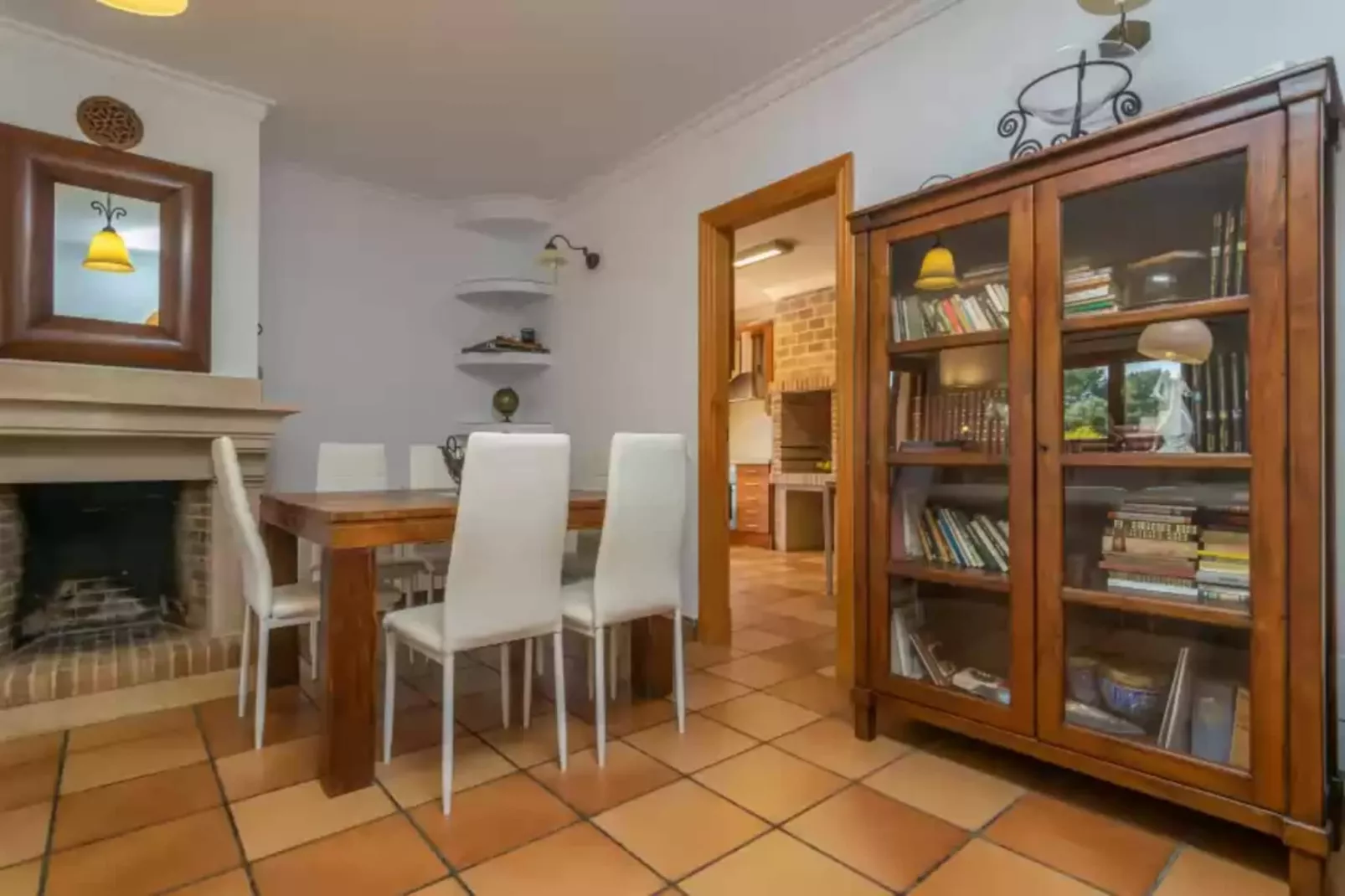 Paradise 88-Dining room