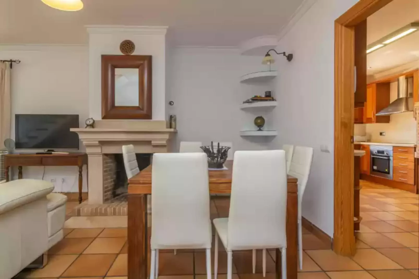 Paradise 88-Dining room