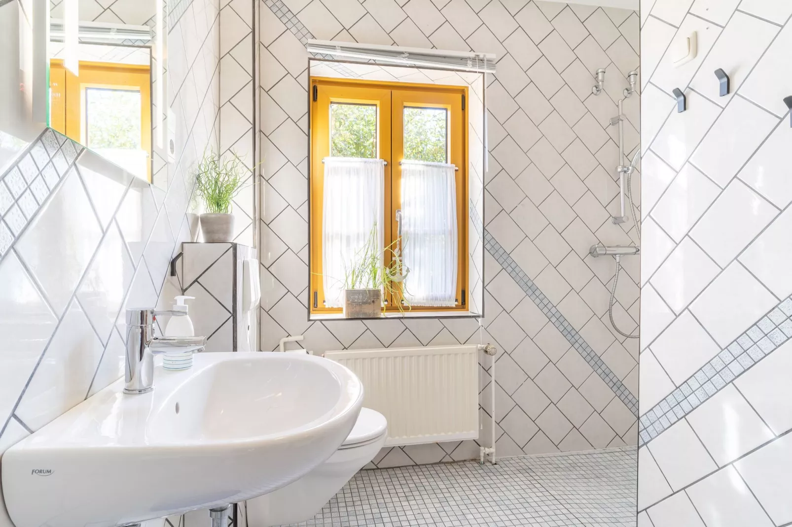 Ferienwohnung Vogelkoje Vollerwiek-Bathroom