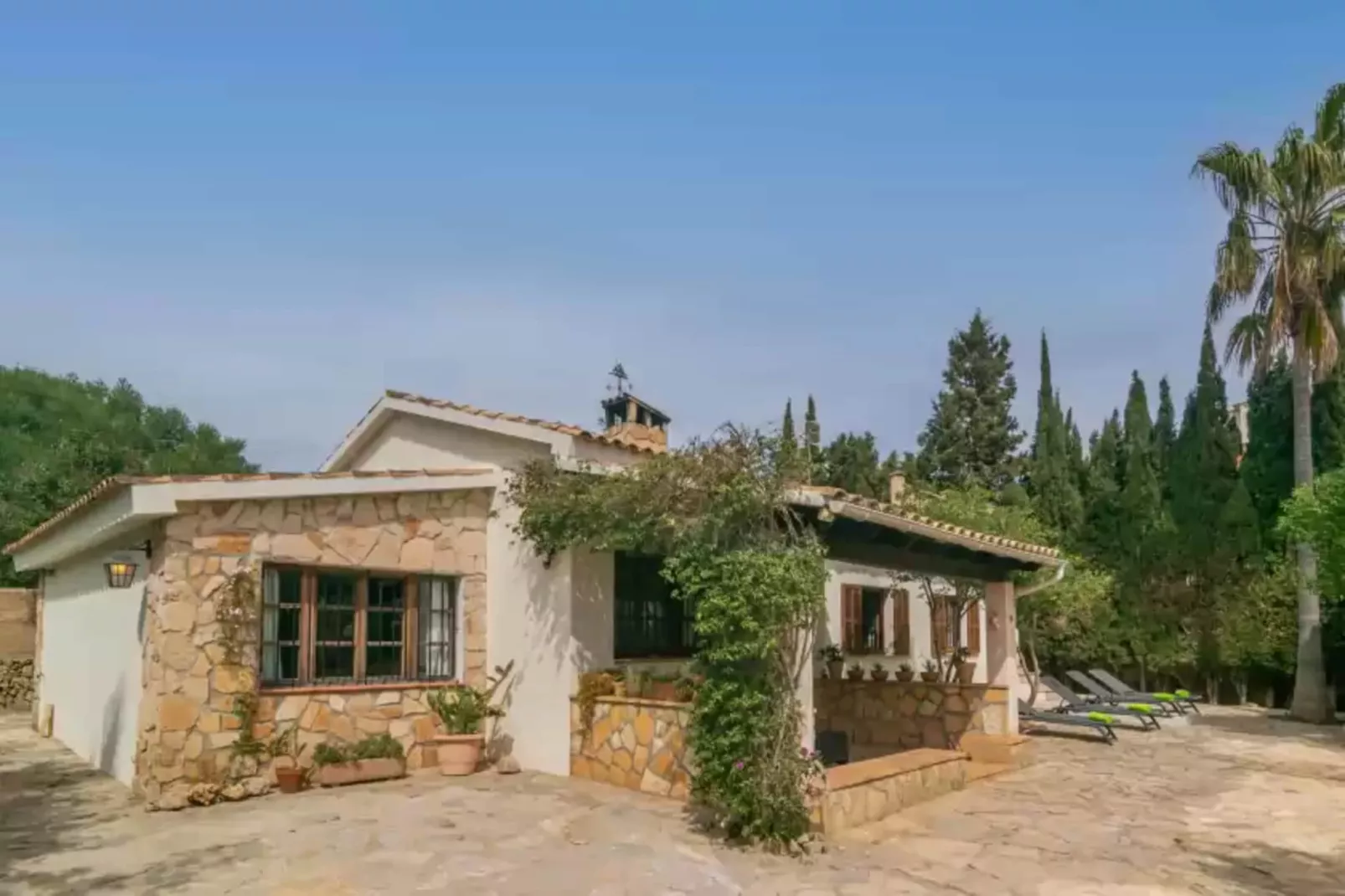 Tres Mares-Exterior summer