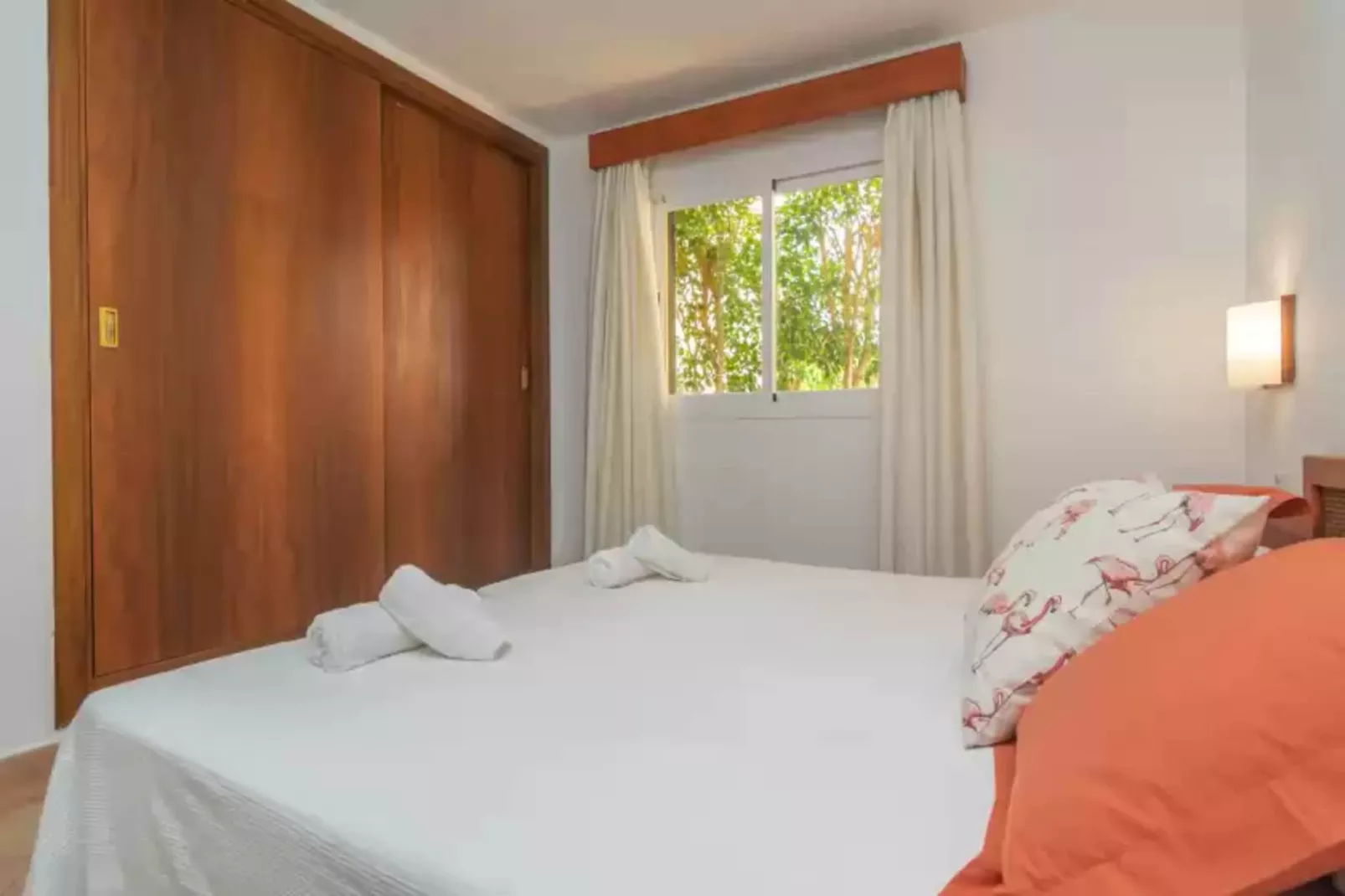 Barca Trencada (a3)-Bedroom