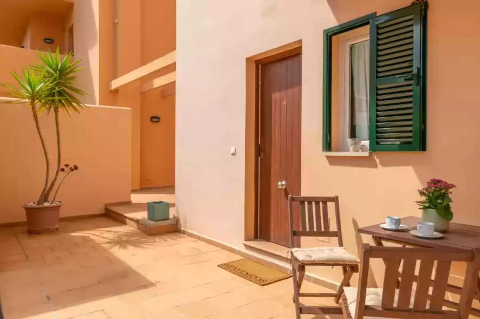 Barca Trencada (a3)-Terrace balcony