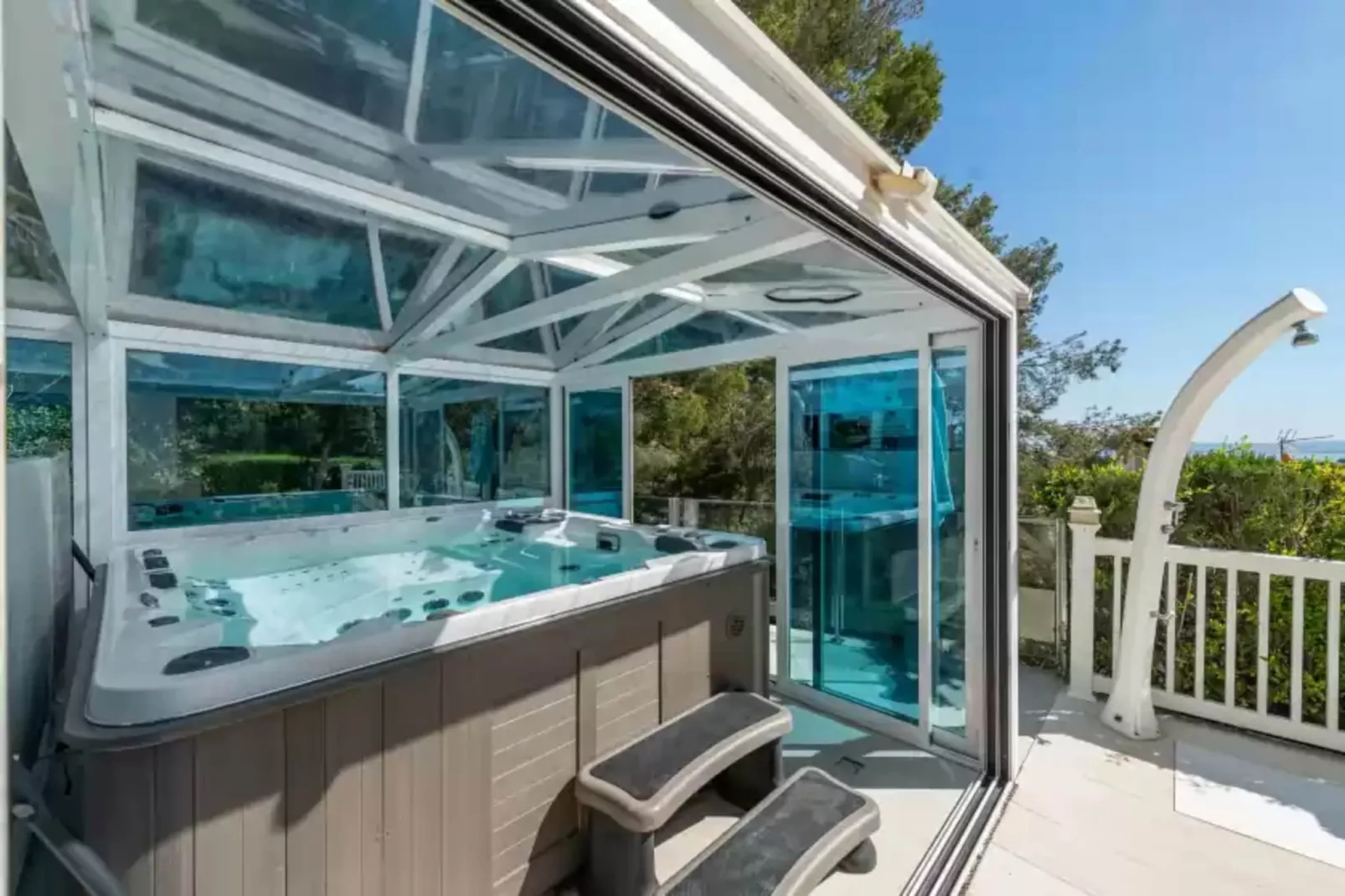 Villa Ocean View-Bathroom