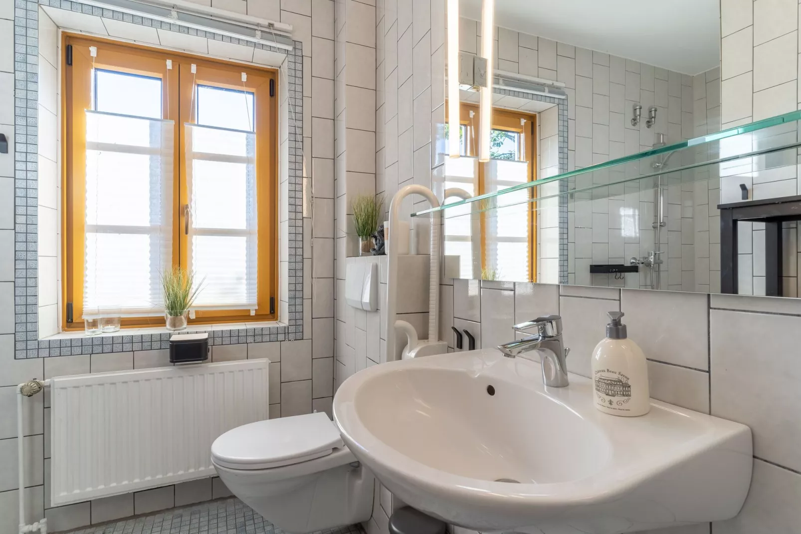 Ferienwohnung Wellenreiter Vollerwiek-Salle de bain