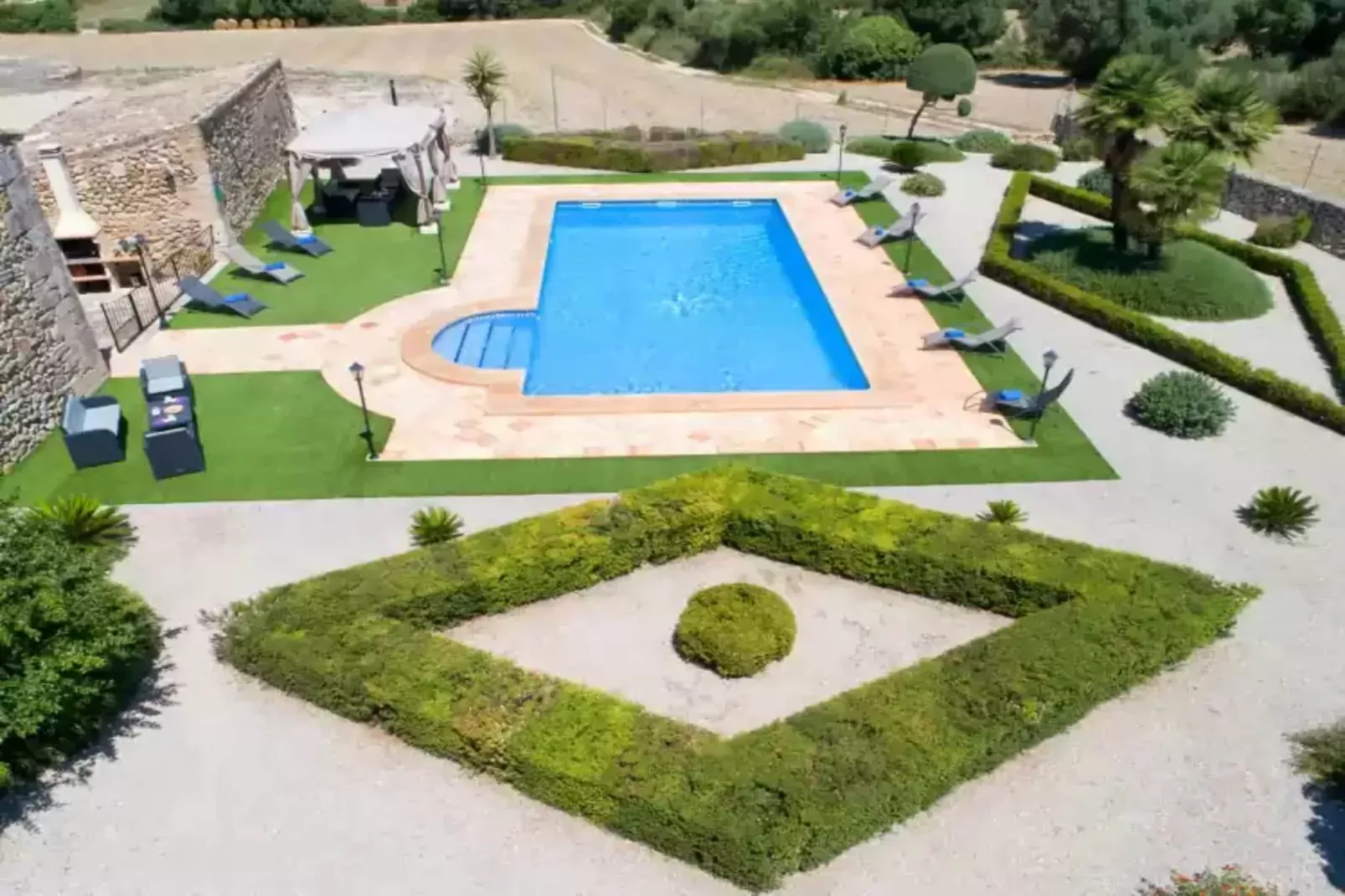Cases De Son Roig-Pool