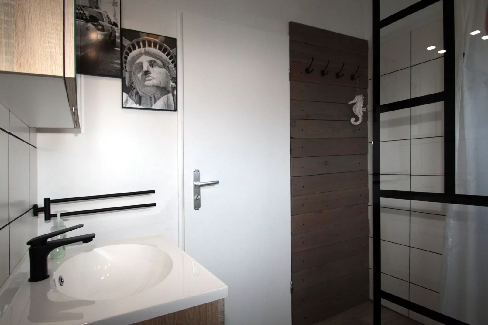 Ferienwohnung in Berumbur-Bathroom