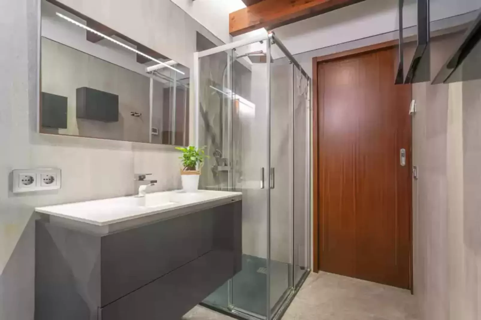 Can MaimÓ Nou-Bathroom