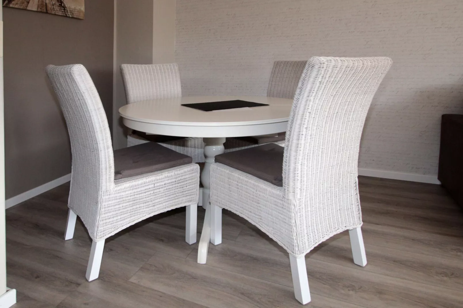 Ferienwohnung in Berumbur-Dining room