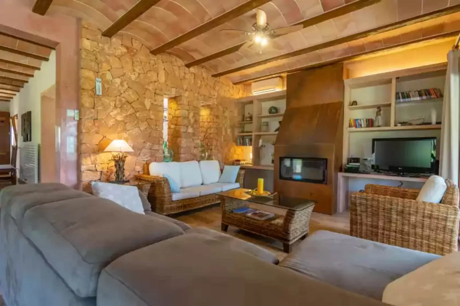 S'albarcoquer-Living room