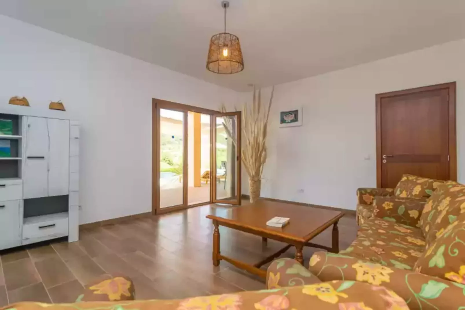 S'albarcoquer-Living room