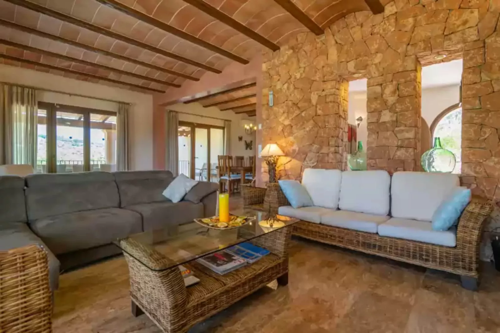 S'albarcoquer-Living room