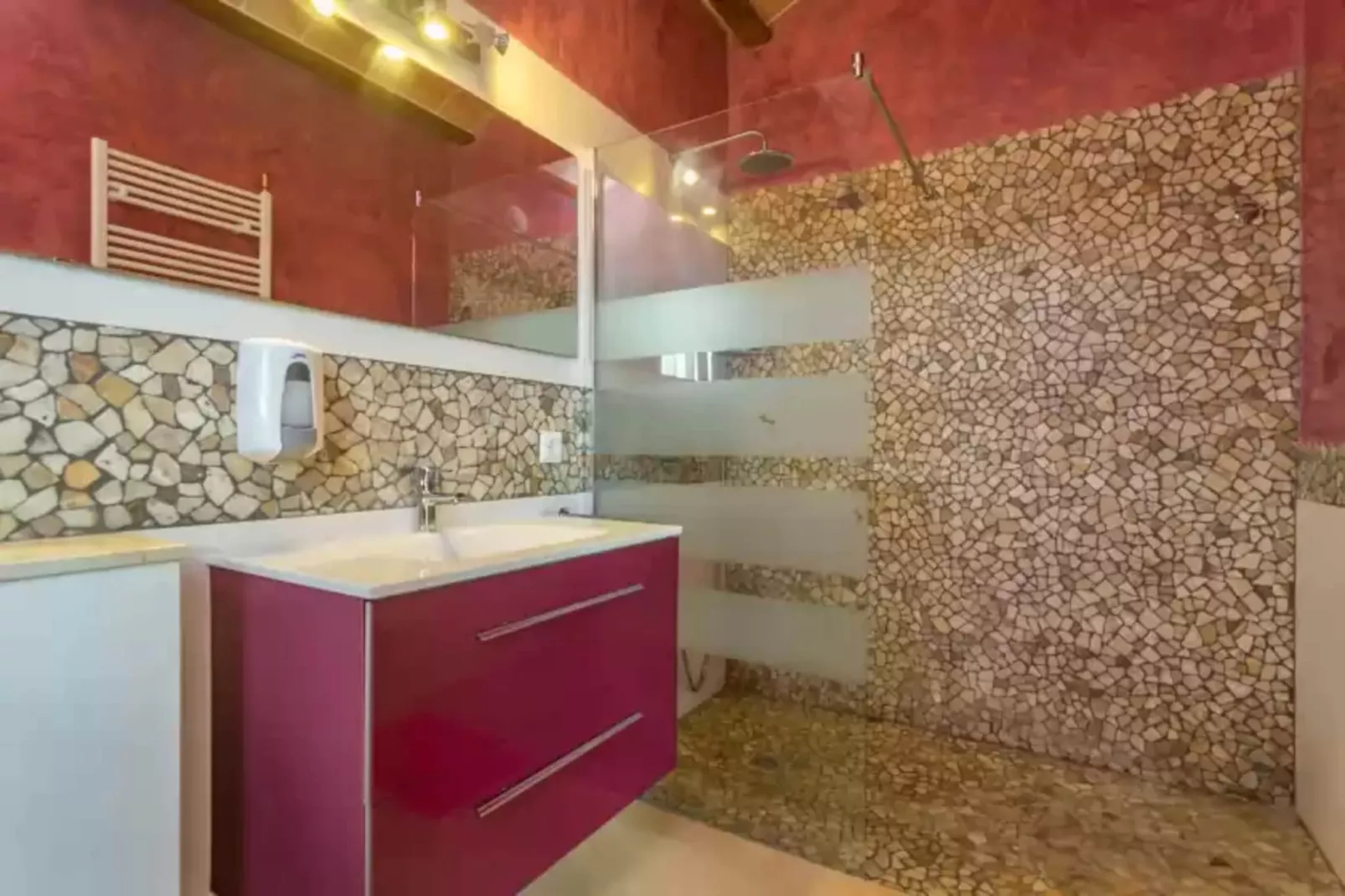 S'albarcoquer-Bathroom