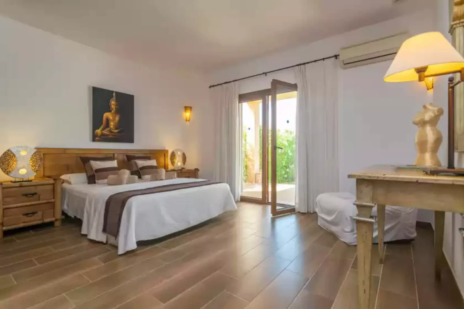 S'albarcoquer-Bedroom