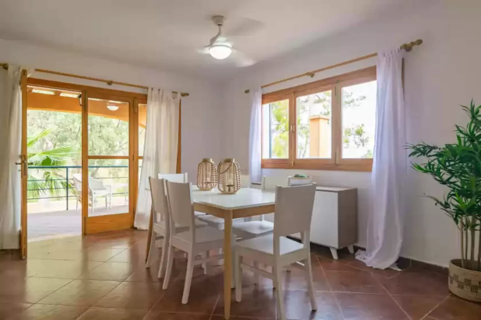 Villa Maria (port Des Canonge)-Dining room