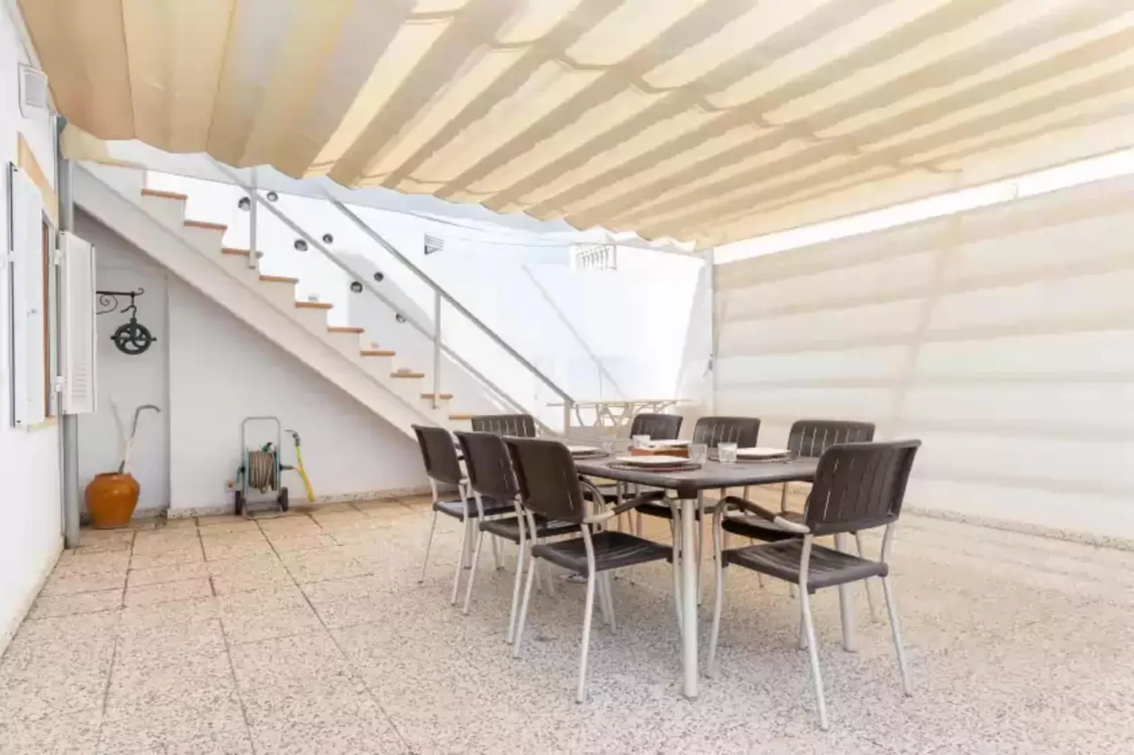 Vent De Xaloc-Dining room