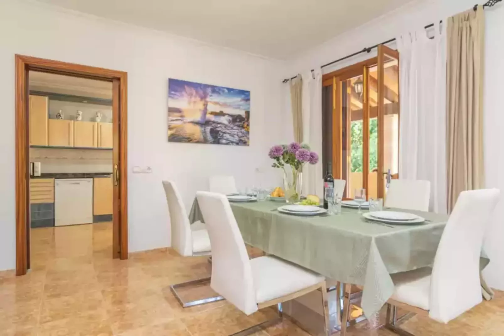 Pomeres 9-Dining room