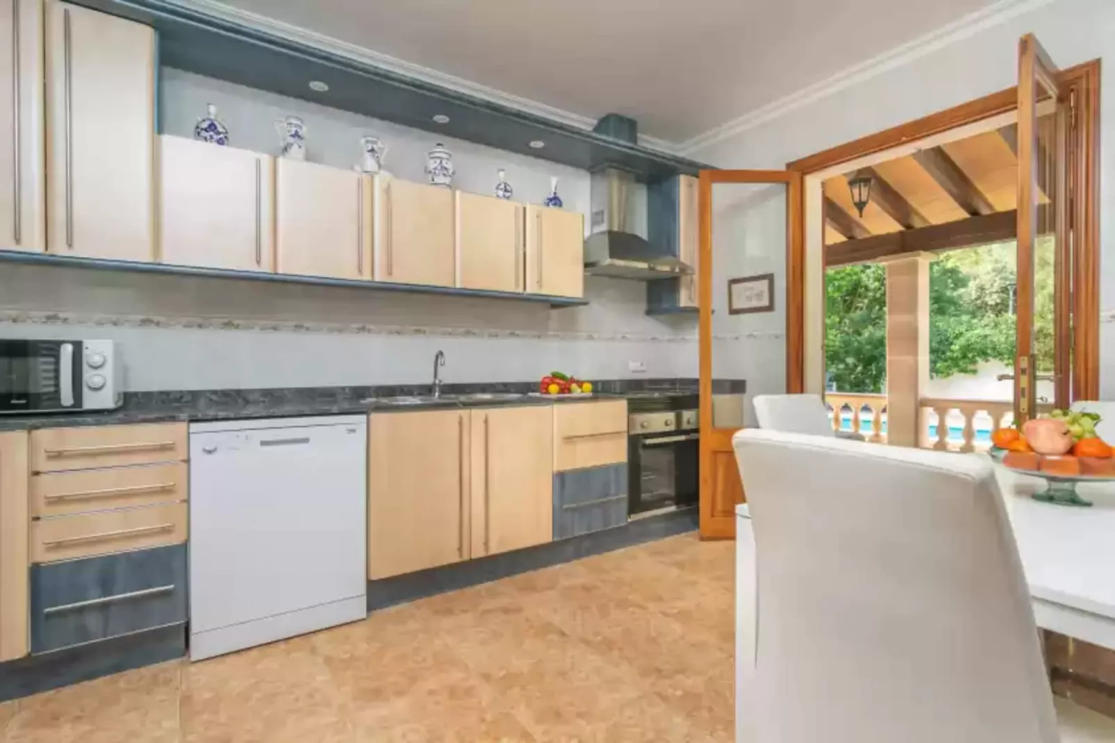Pomeres 9-Kitchen