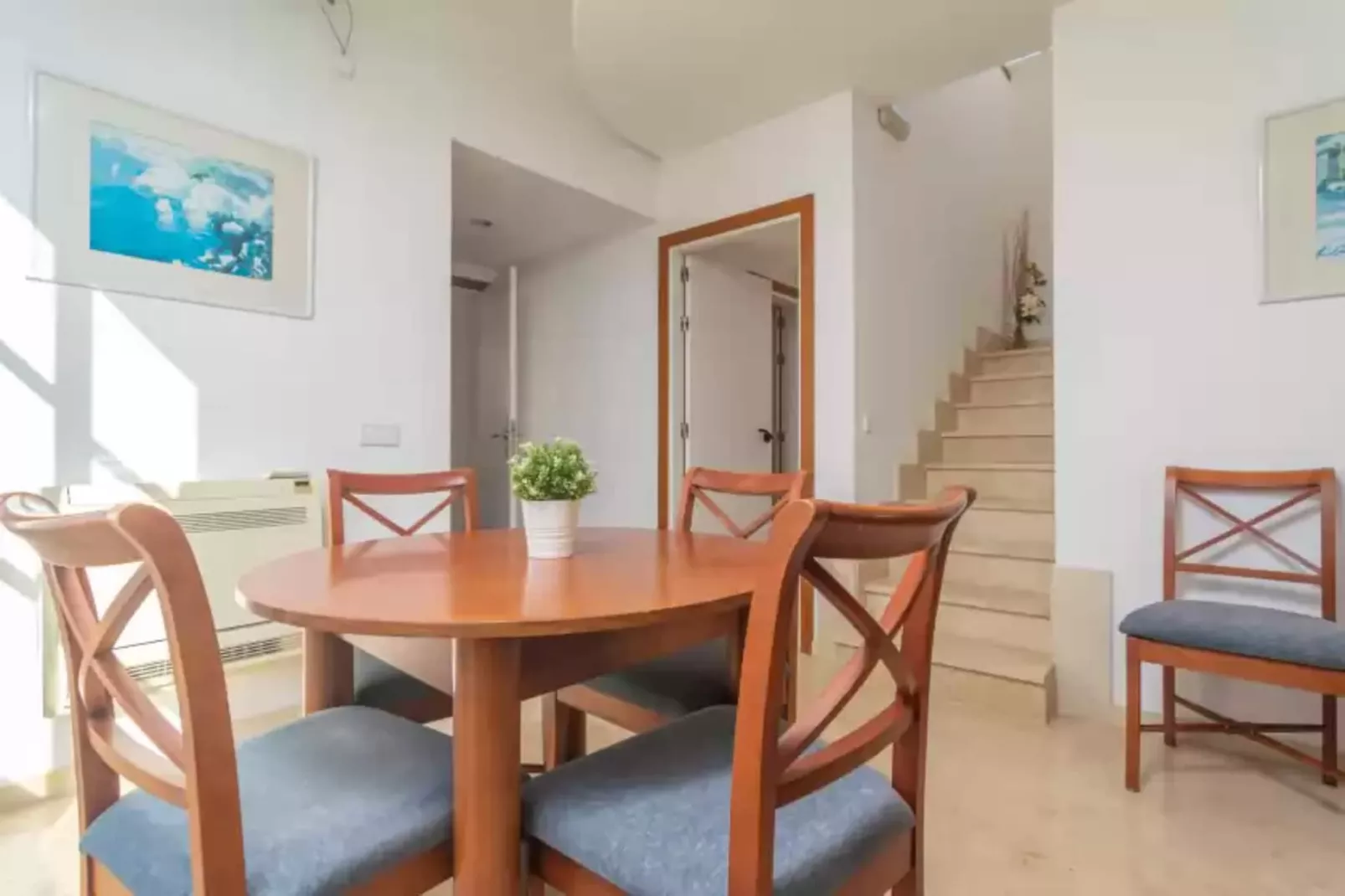 Tampa Bay V3b3-Dining room