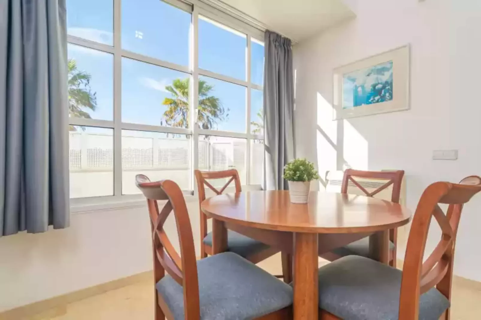 Tampa Bay V3b3-Dining room