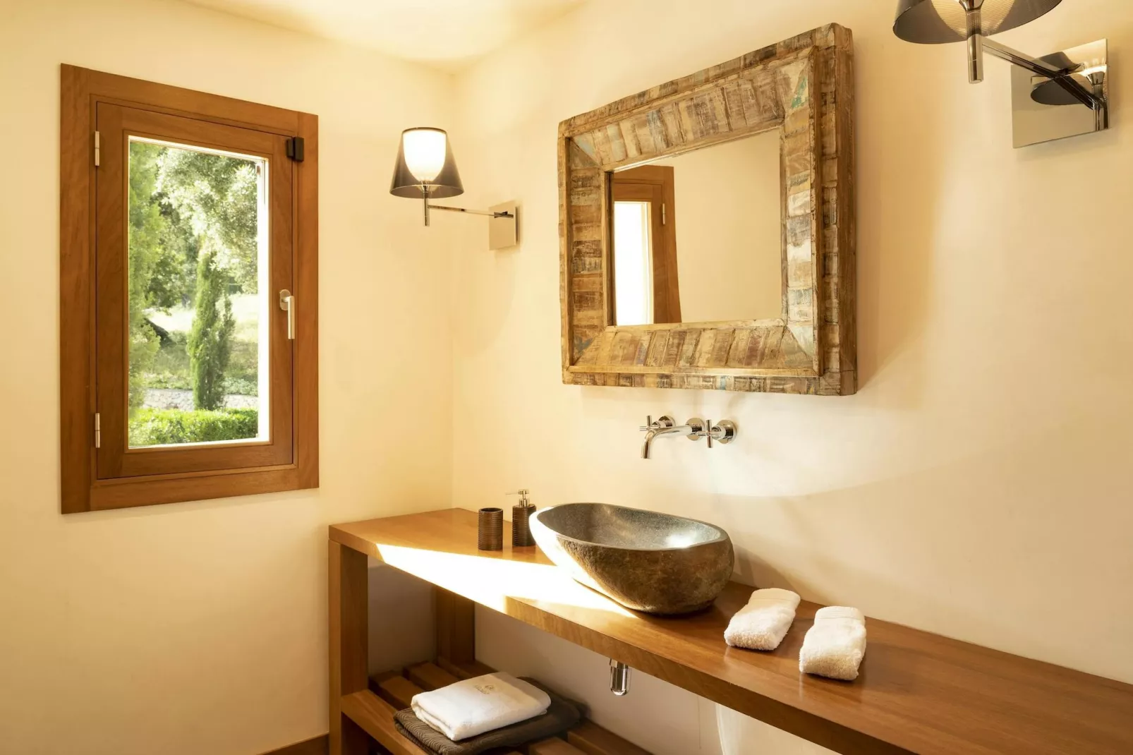 Can Goyo-Bathroom