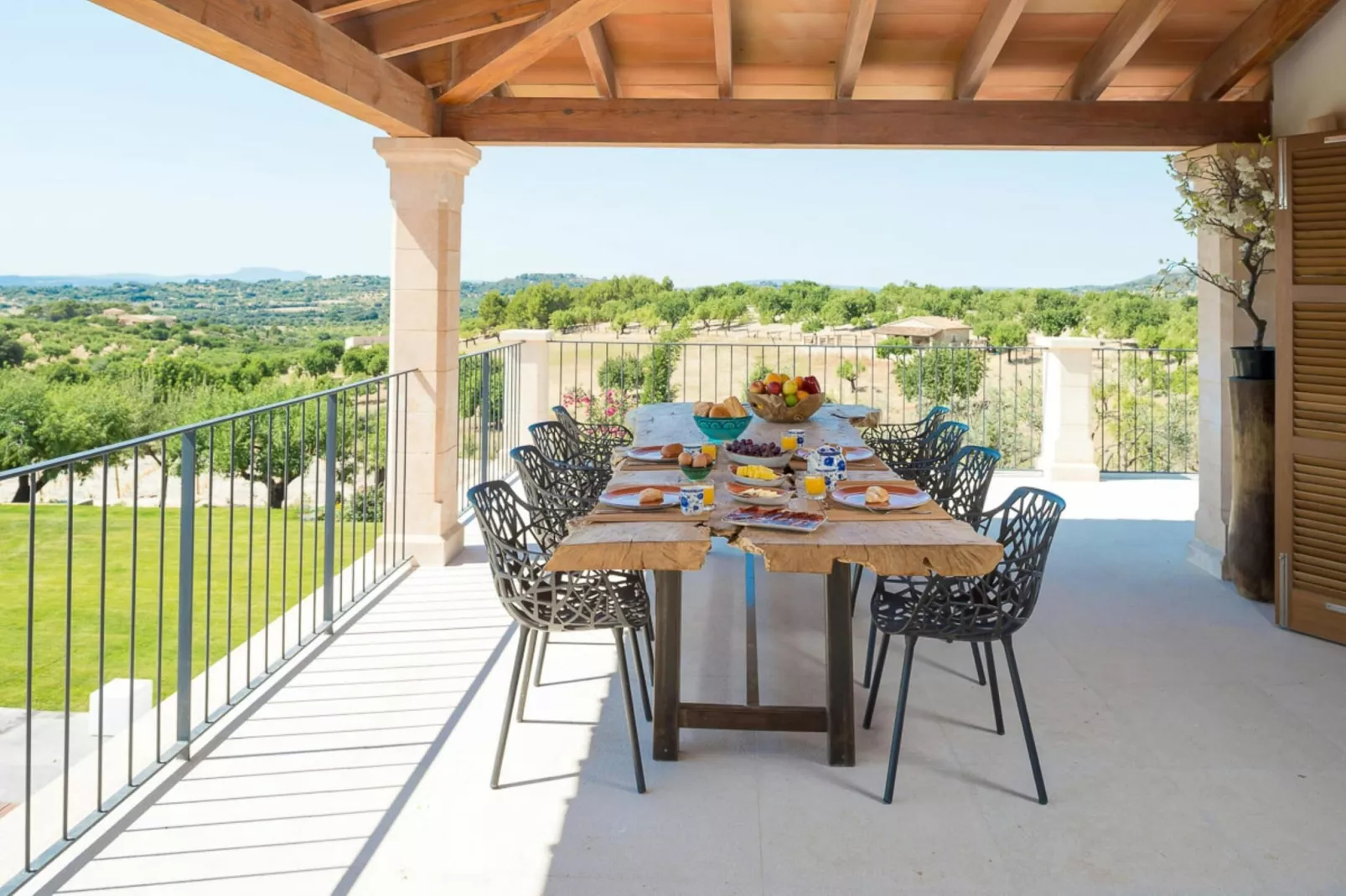 Can Goyo-Terrace balcony