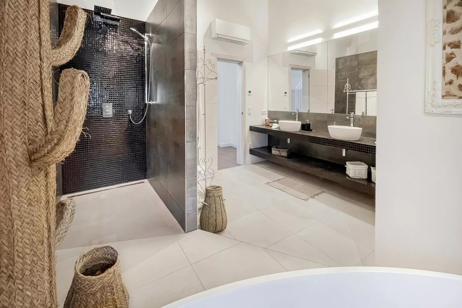 Casa Belisima-Bathroom