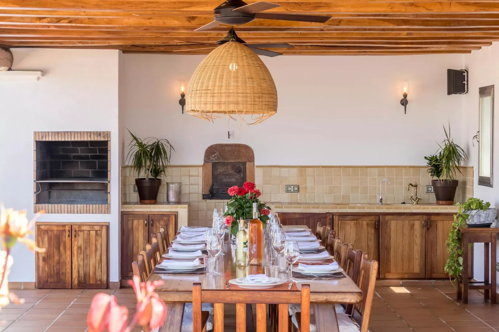 Can Tierra-Dining room