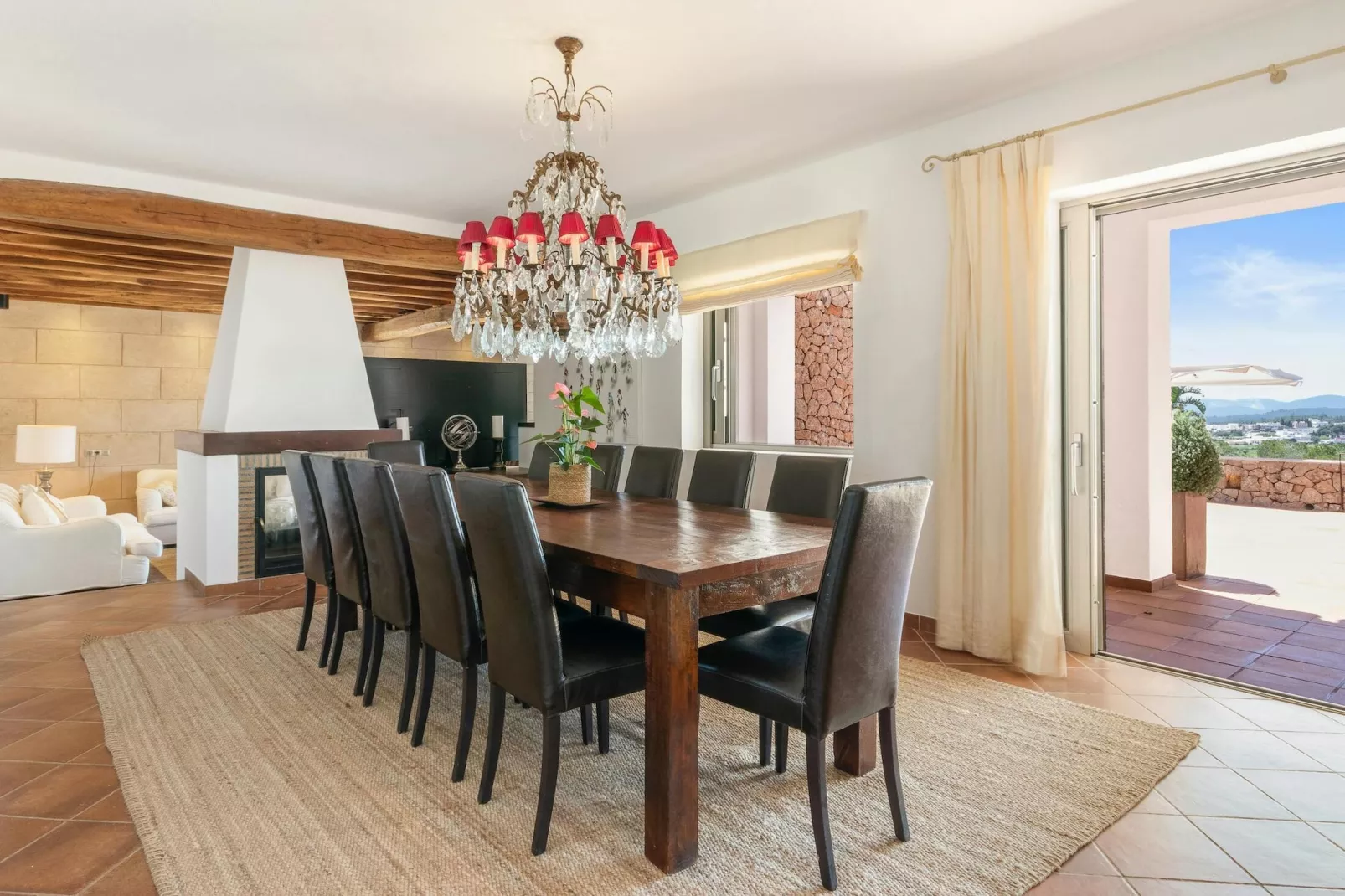 Can Tierra-Dining room