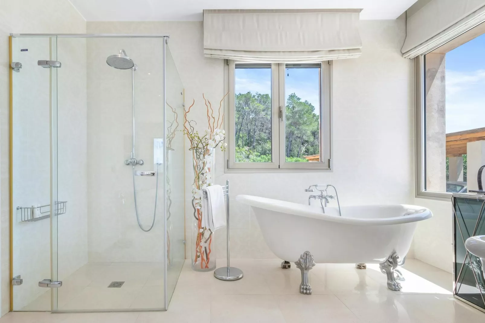 Can Tierra-Bathroom