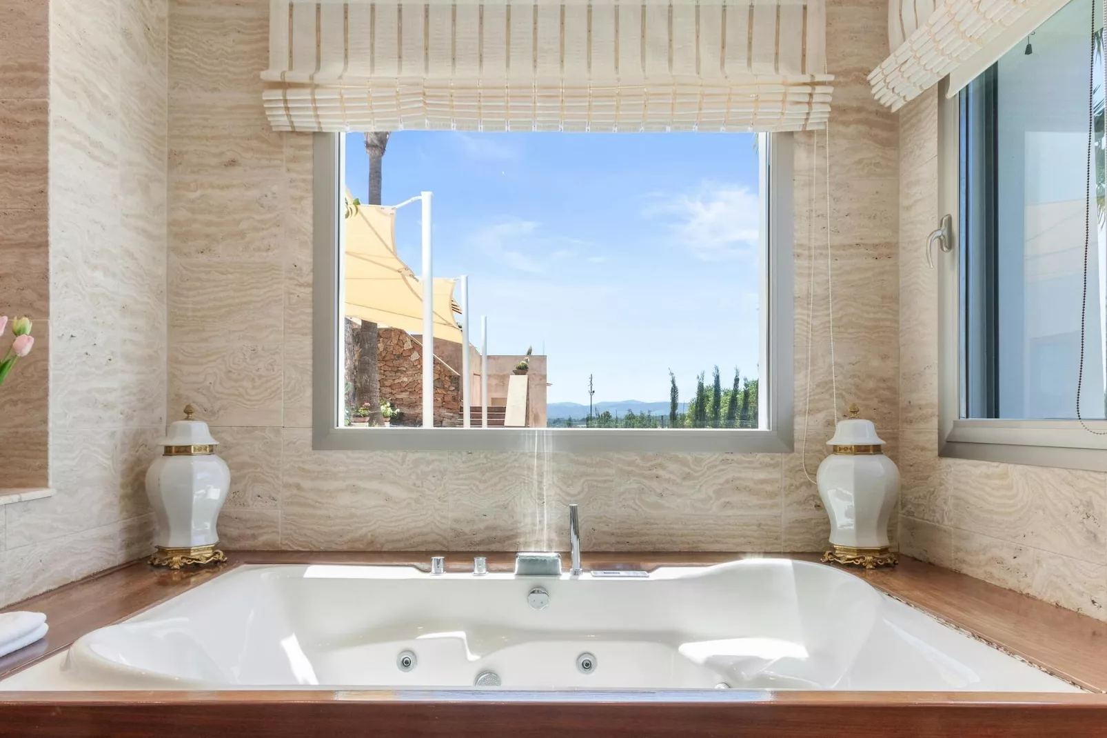 Can Tierra-Bathroom