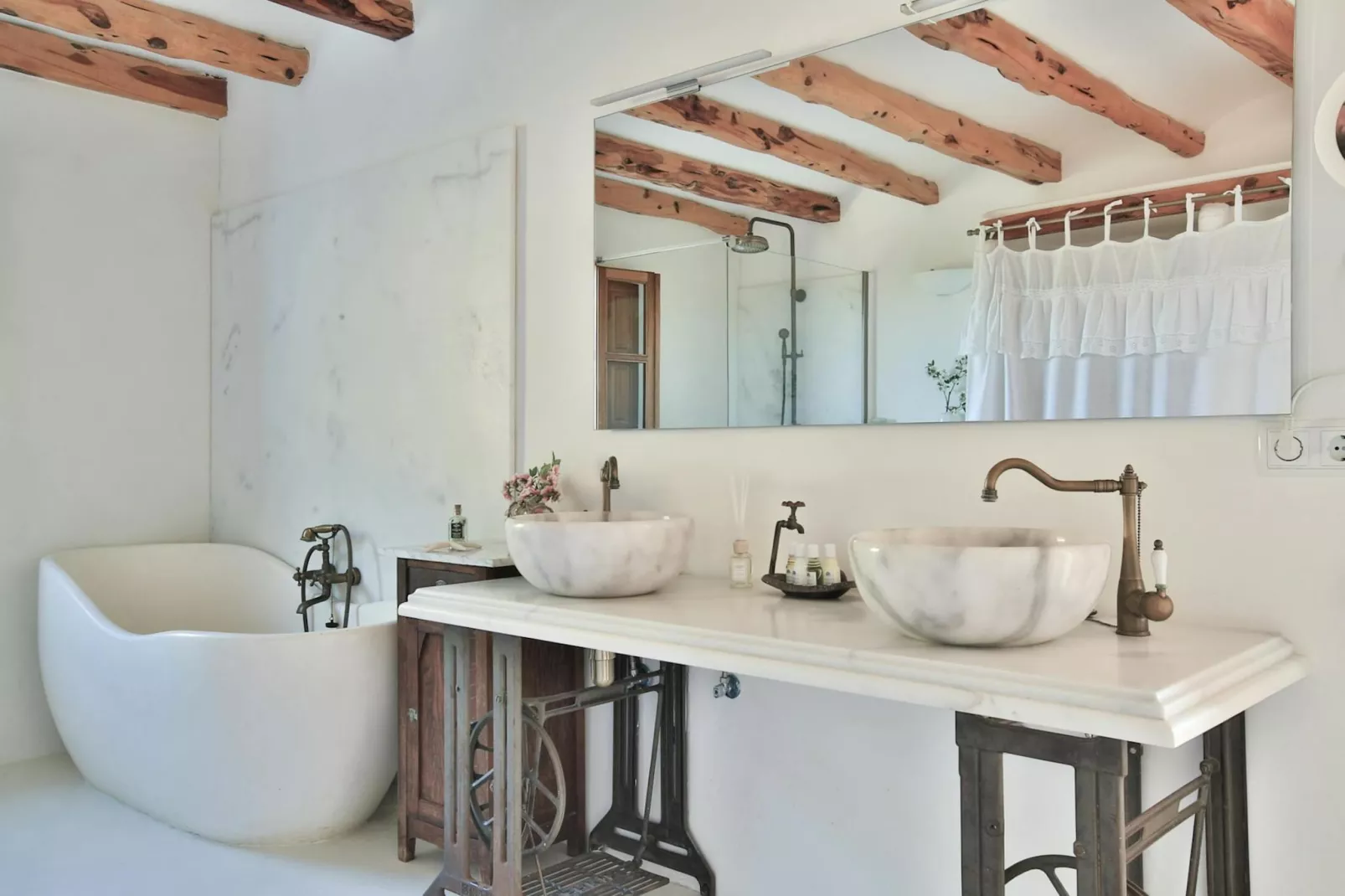 Can Rosetta-Bathroom