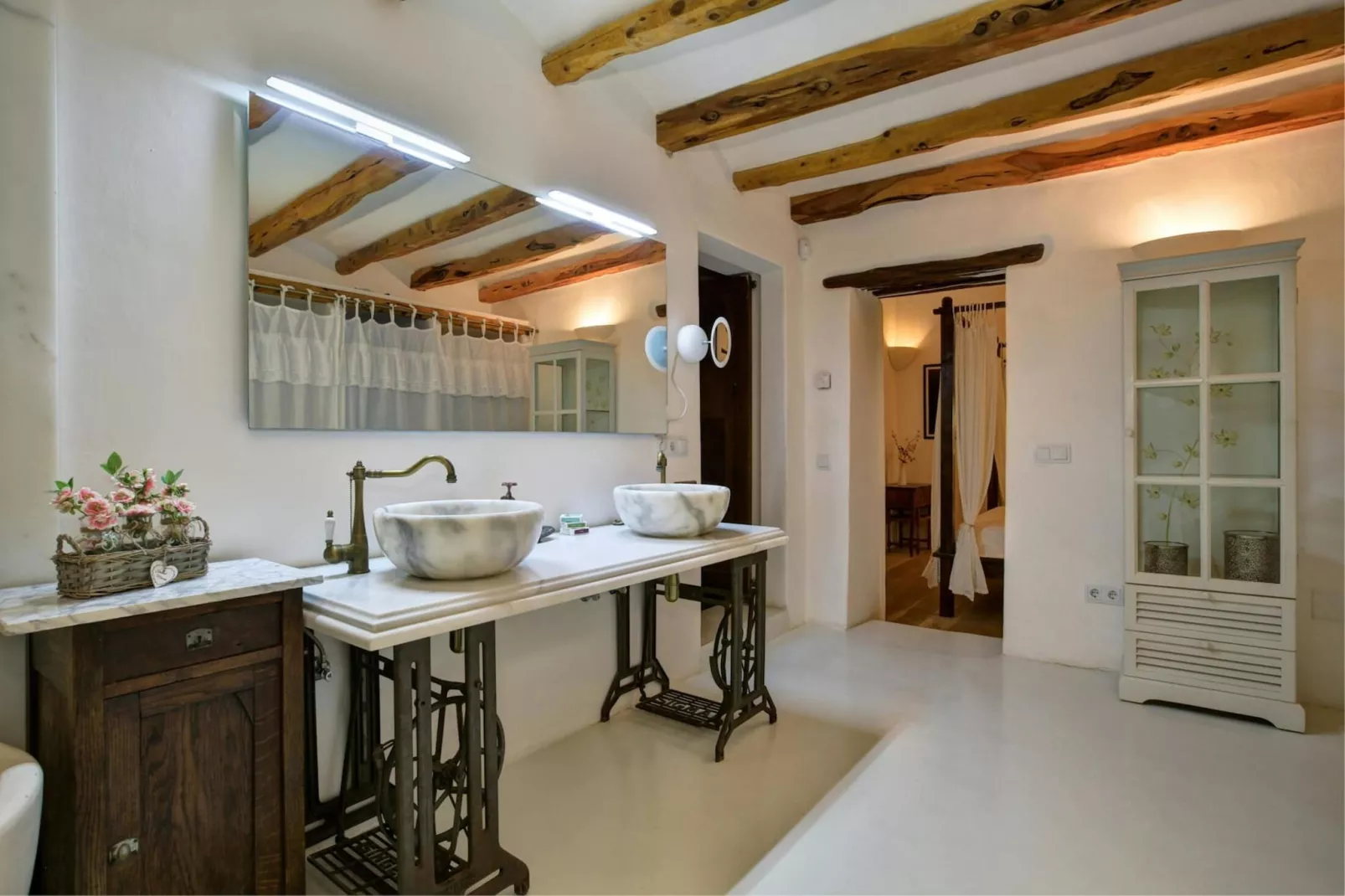 Can Rosetta-Bathroom