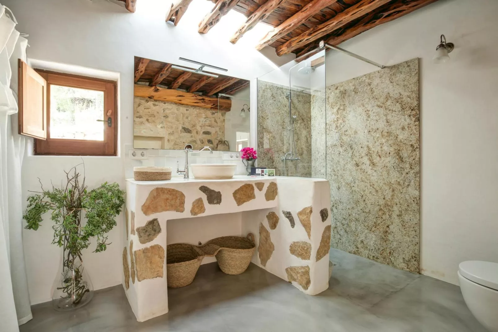 Can Rosetta-Bathroom