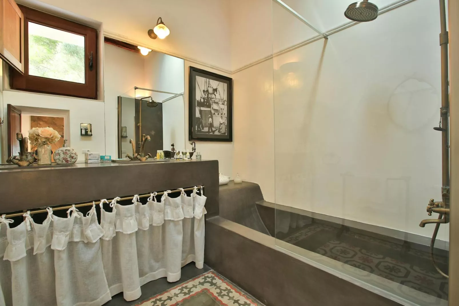 Can Rosetta-Bathroom