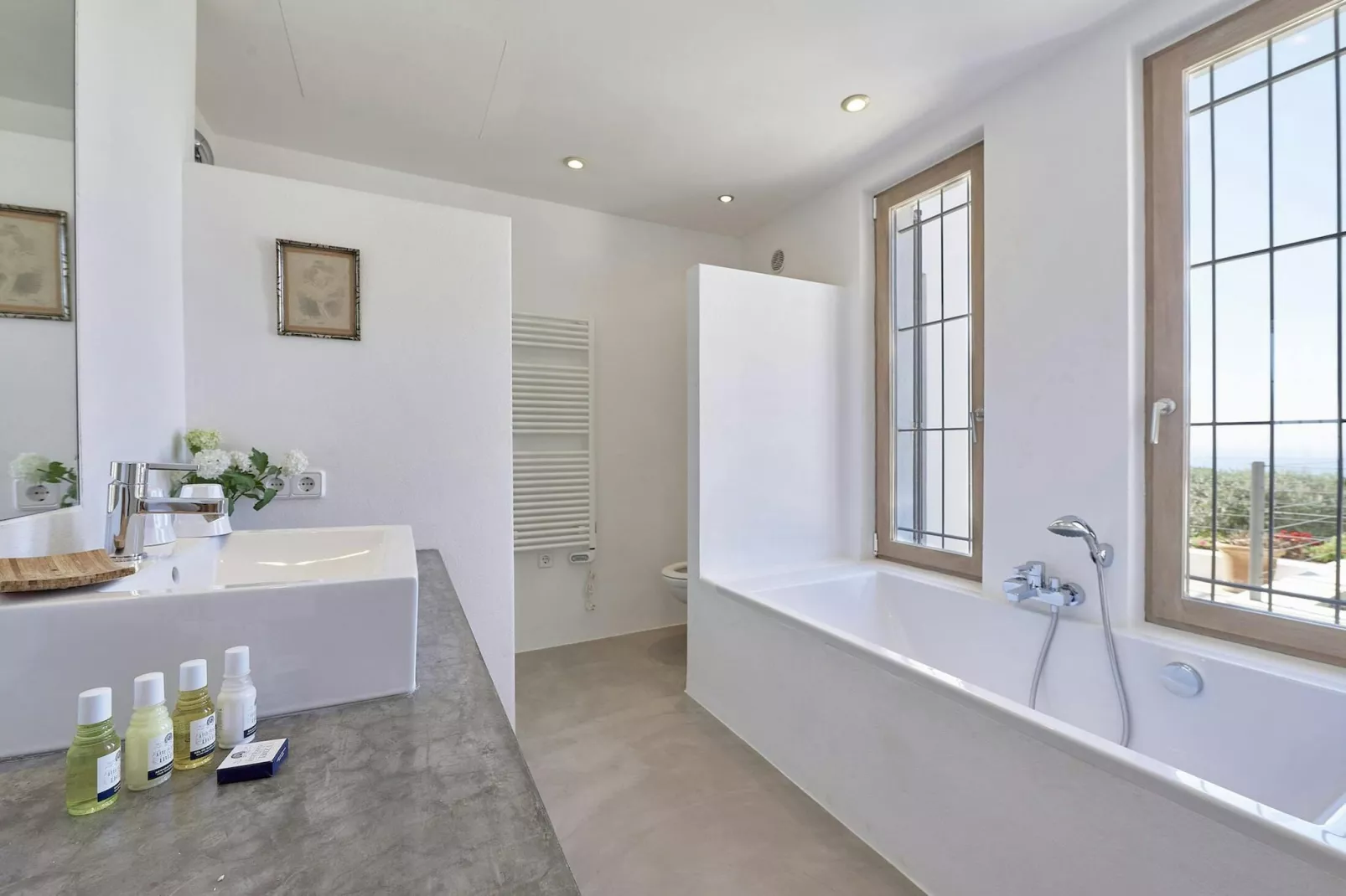 Can Juana-Bathroom