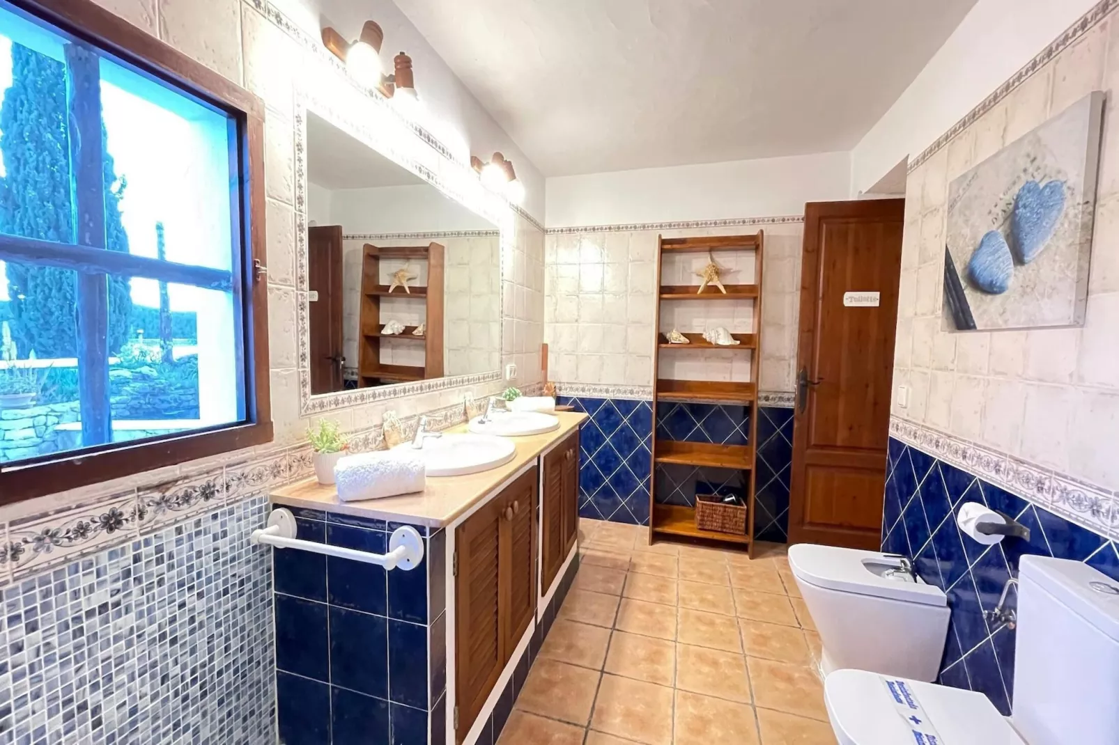 Can Elissa-Bathroom