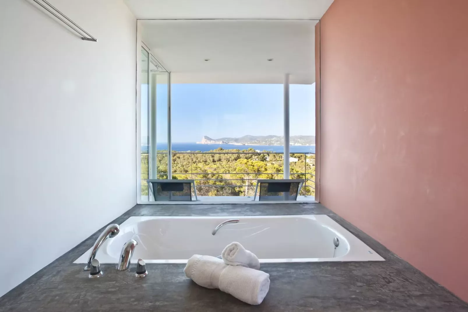 Pep Calo-Bathroom