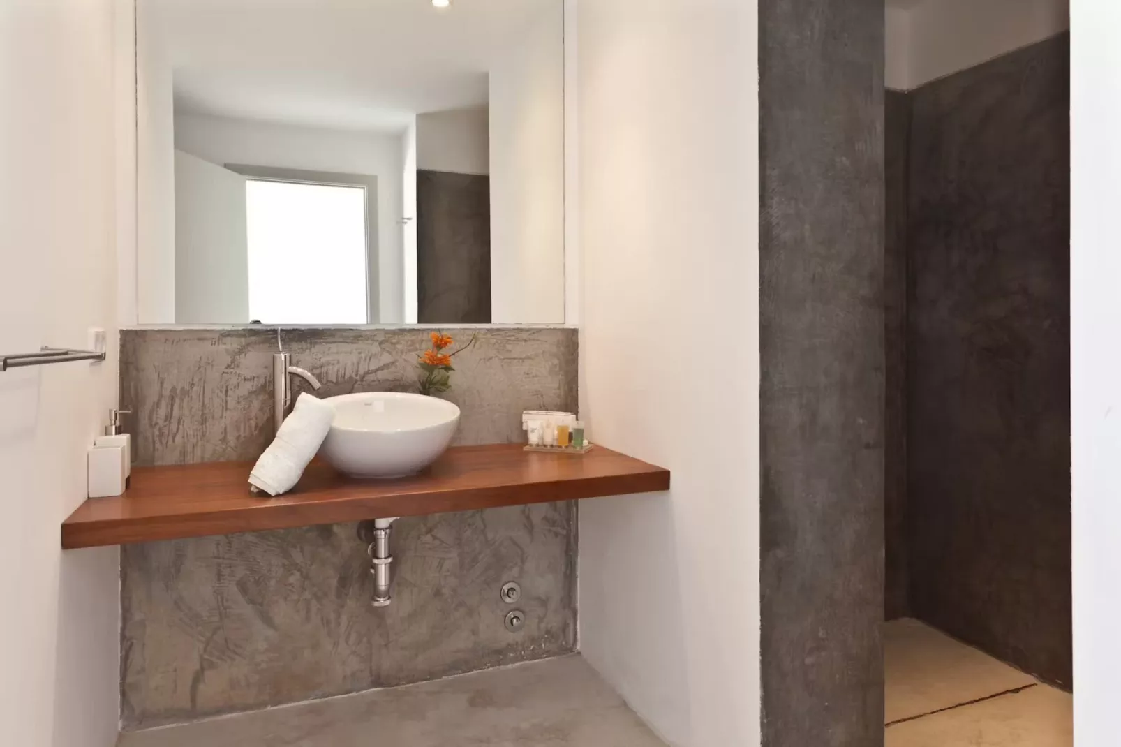 Pep Calo-Bathroom
